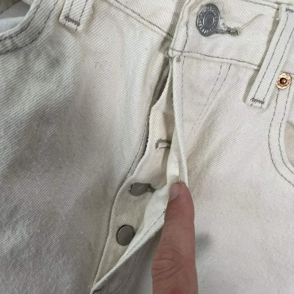 Vintage Levis 501 Jeans Mens 32x30 White Button Fly Straight Leg Made USA 90s